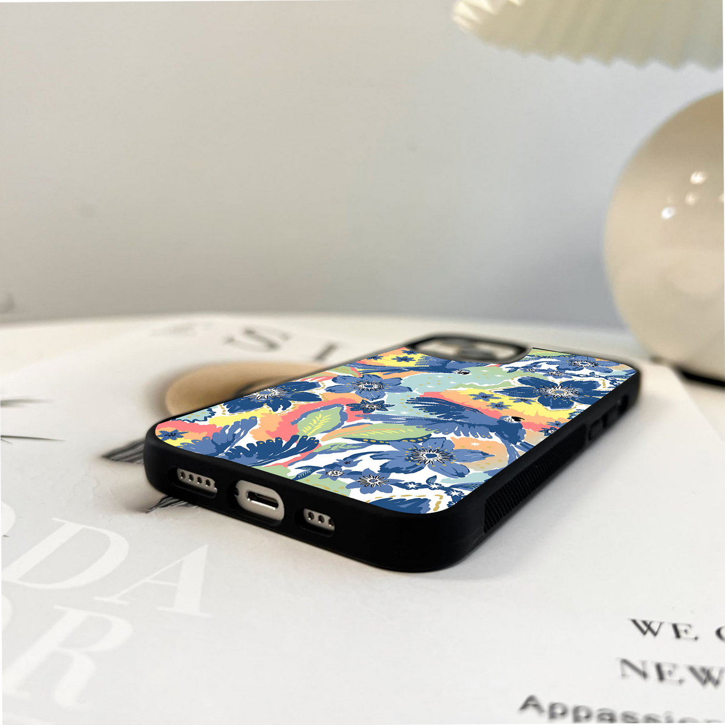 Blue Parrot Garden Glass Case