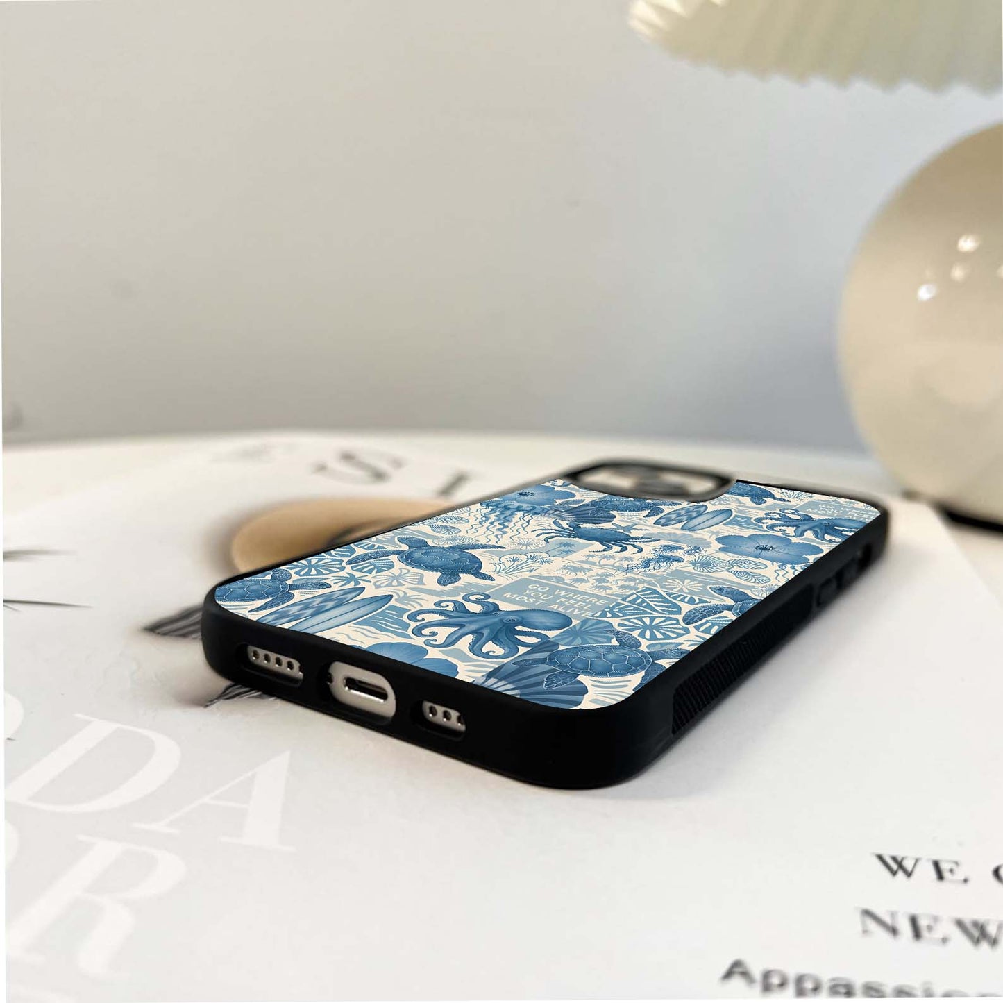 Oceanic Art Glass Case