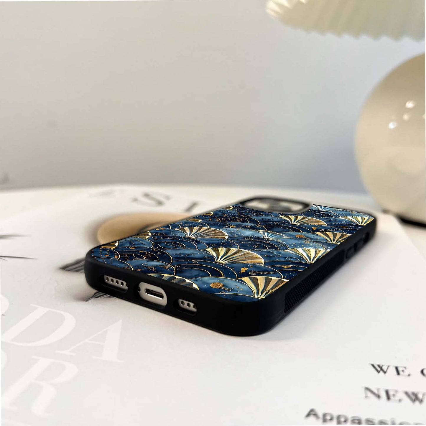 Silk Shell Glass Case