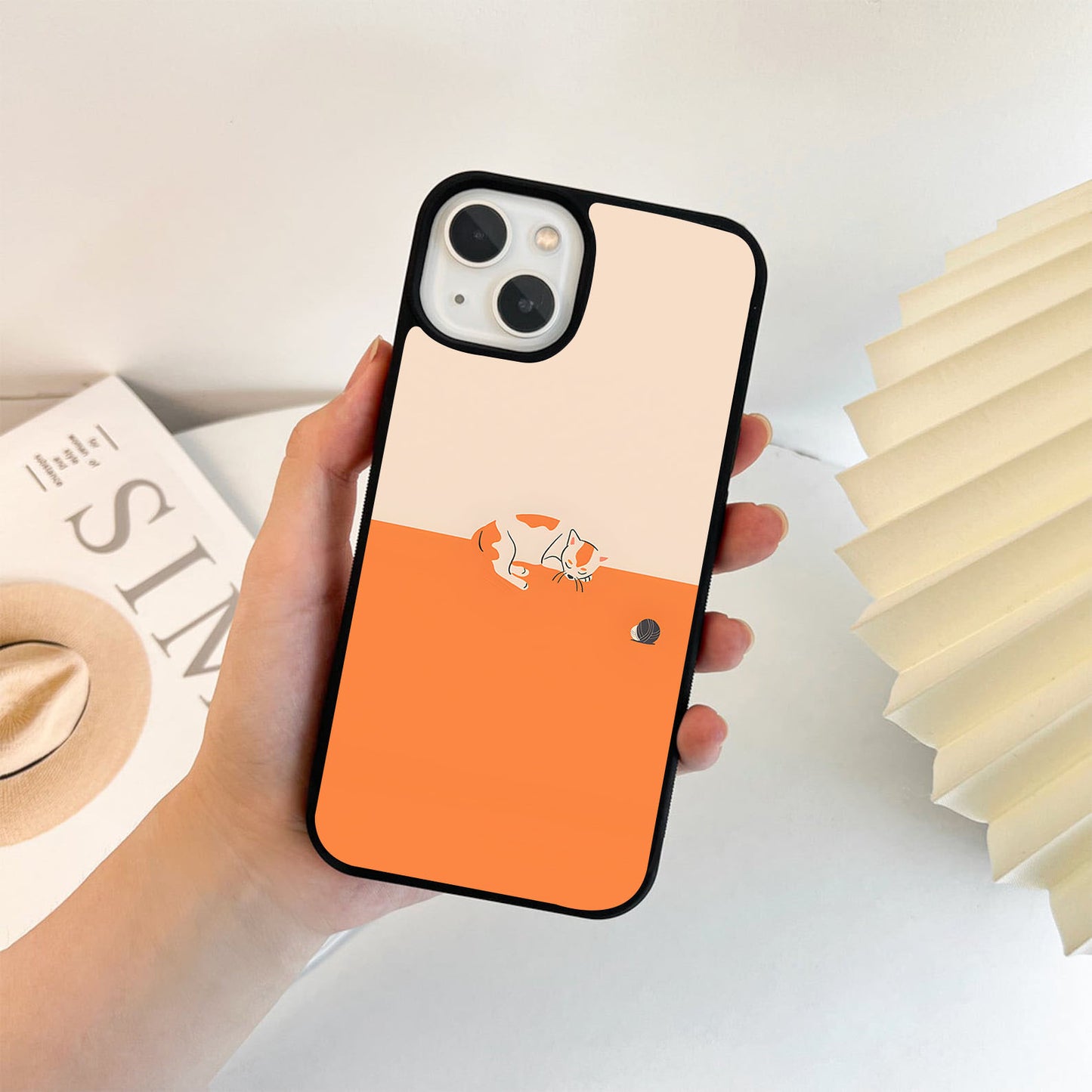 Minimal cat with yarn Glass Case