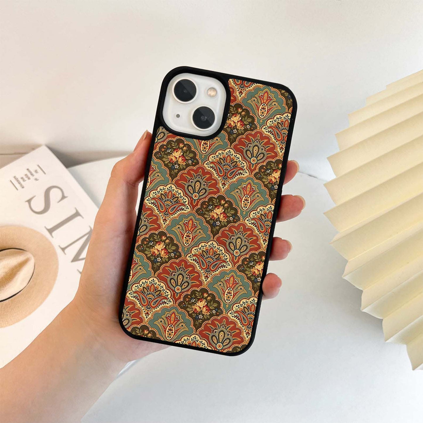 Royal Threadwork Glass Case