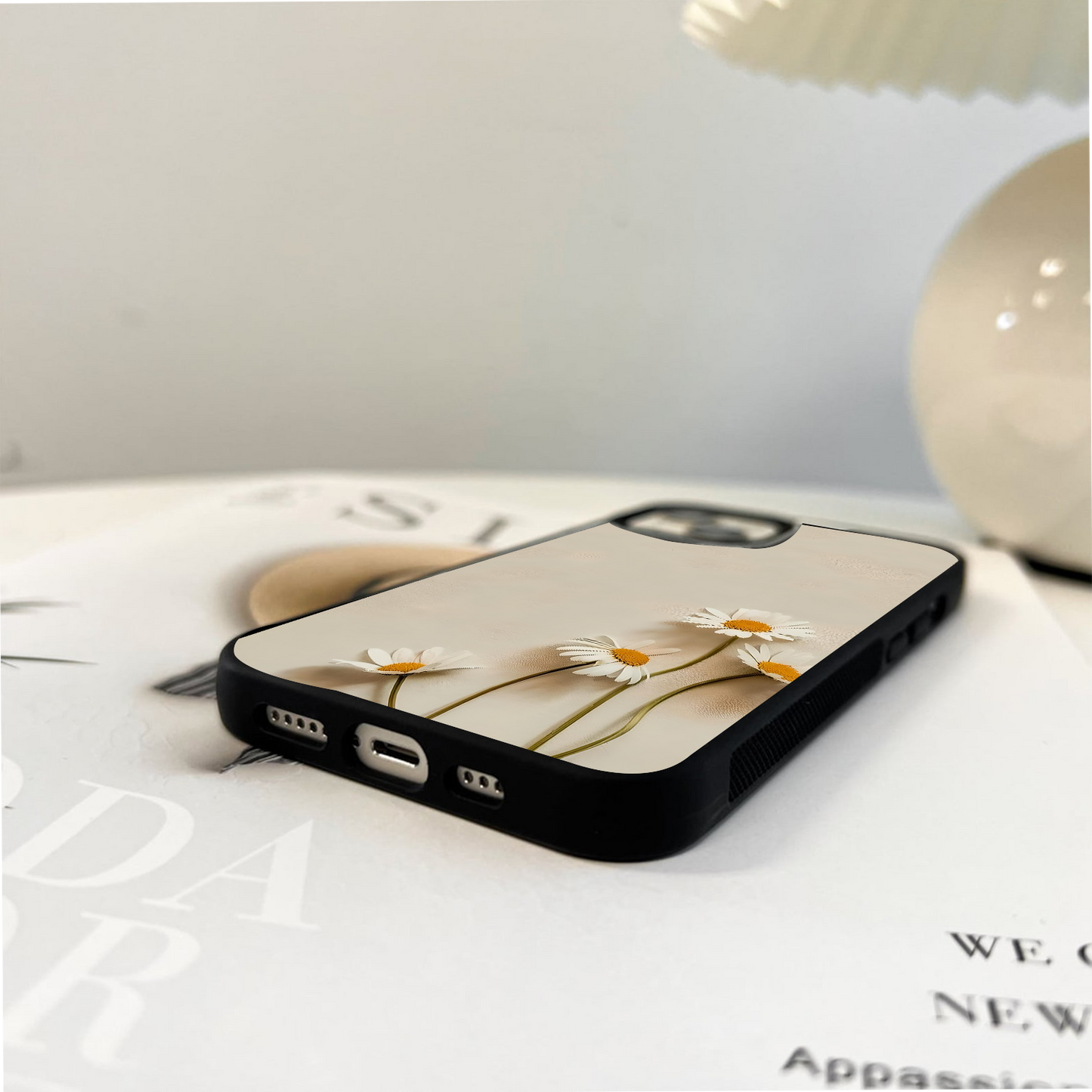 Minimal Daisies Glass Case