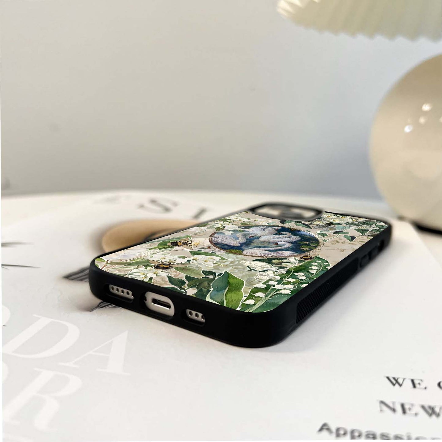 Swan Reverie Glass Case