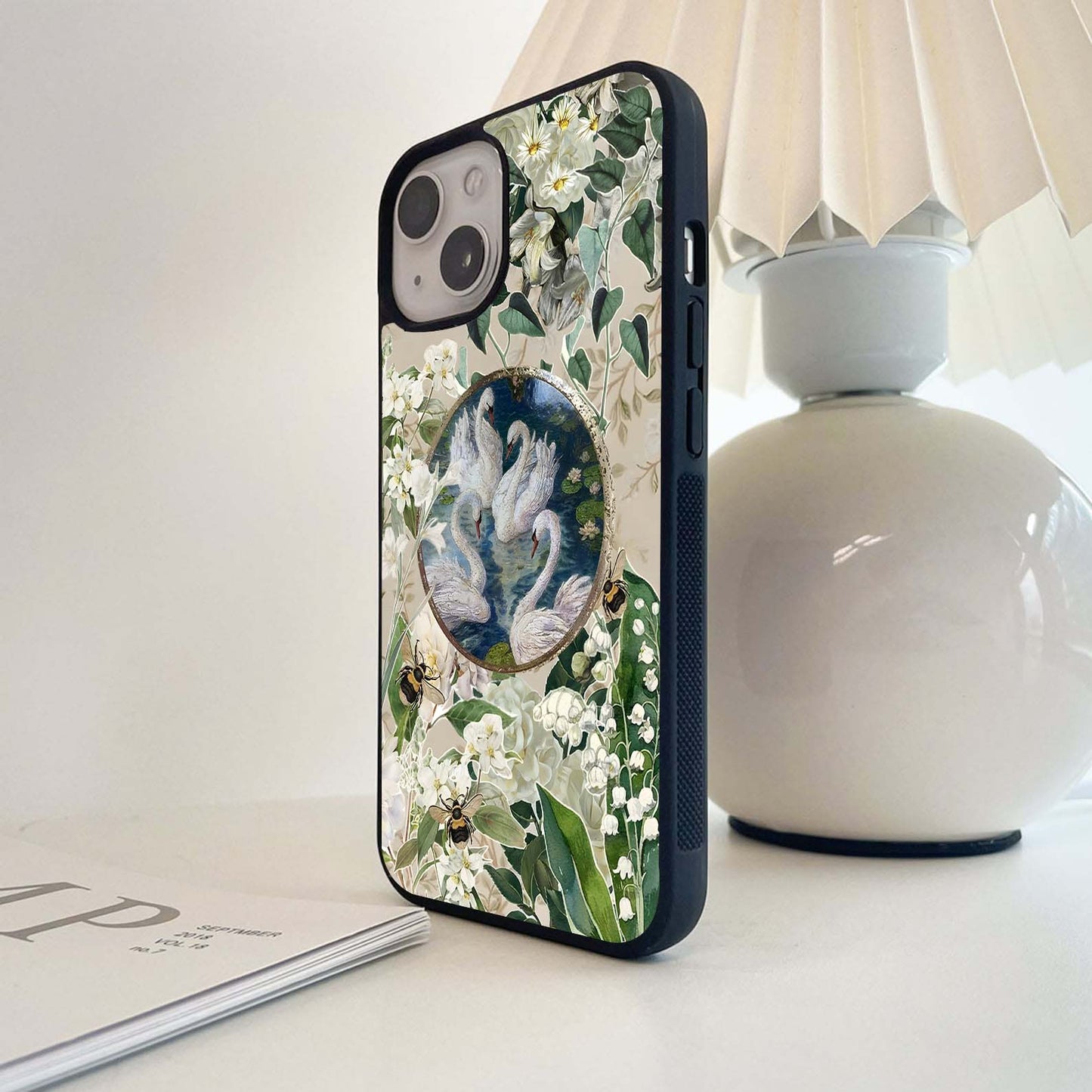 Swan Reverie Glass Case