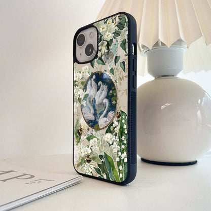 Swan Reverie Glass Case
