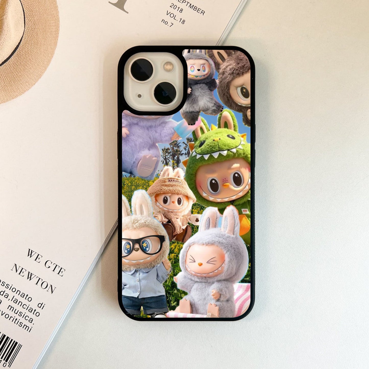 Labubu Friends Glass Case