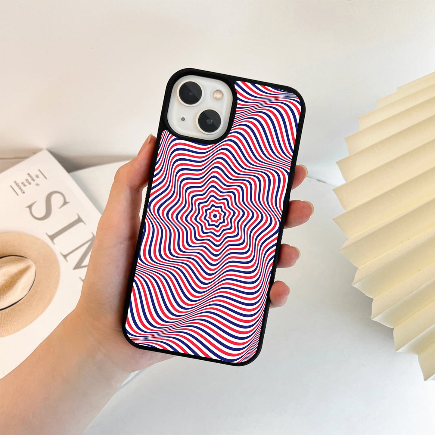 Retro Wavy Illusion Glass Case