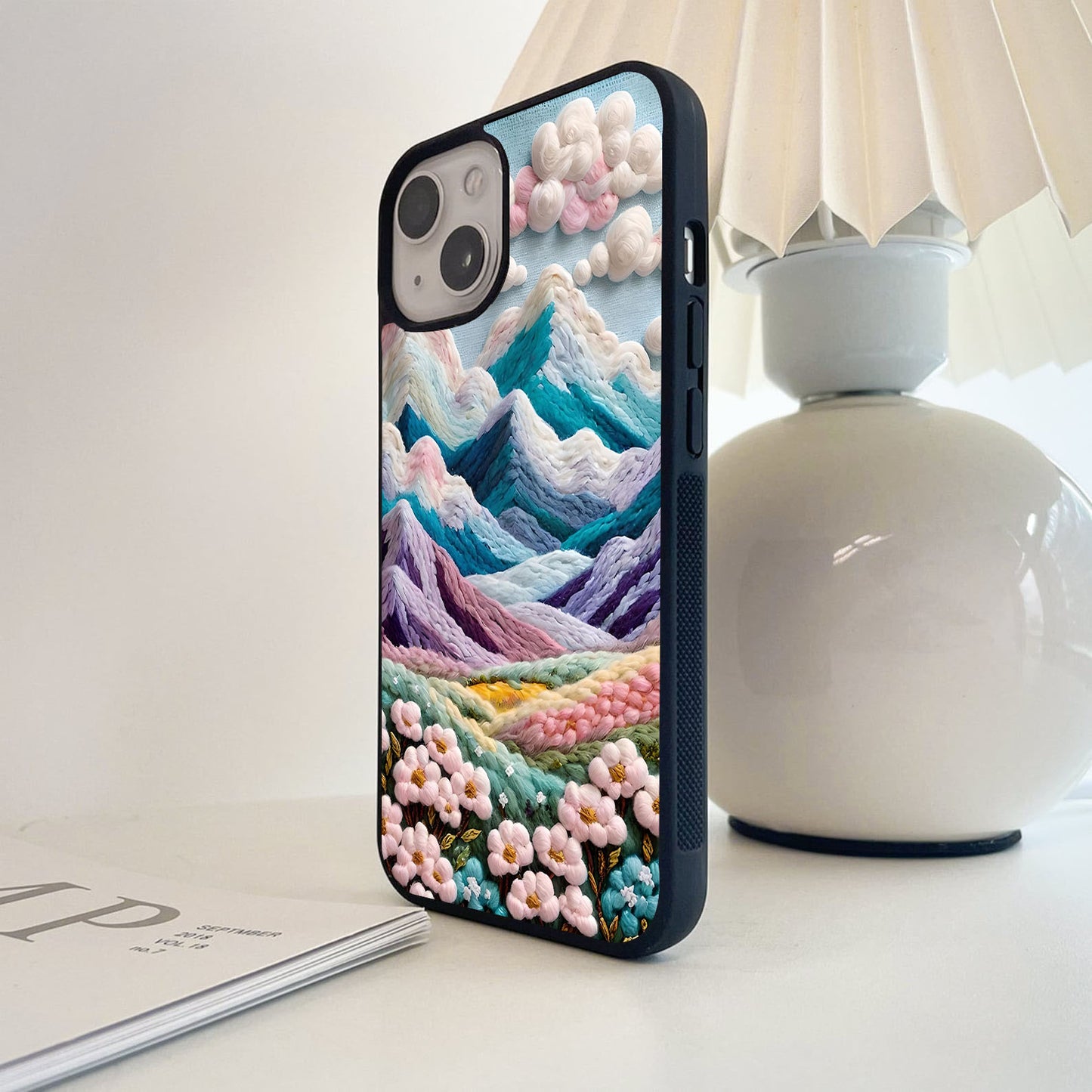 Woolen Mountain View Glass Case