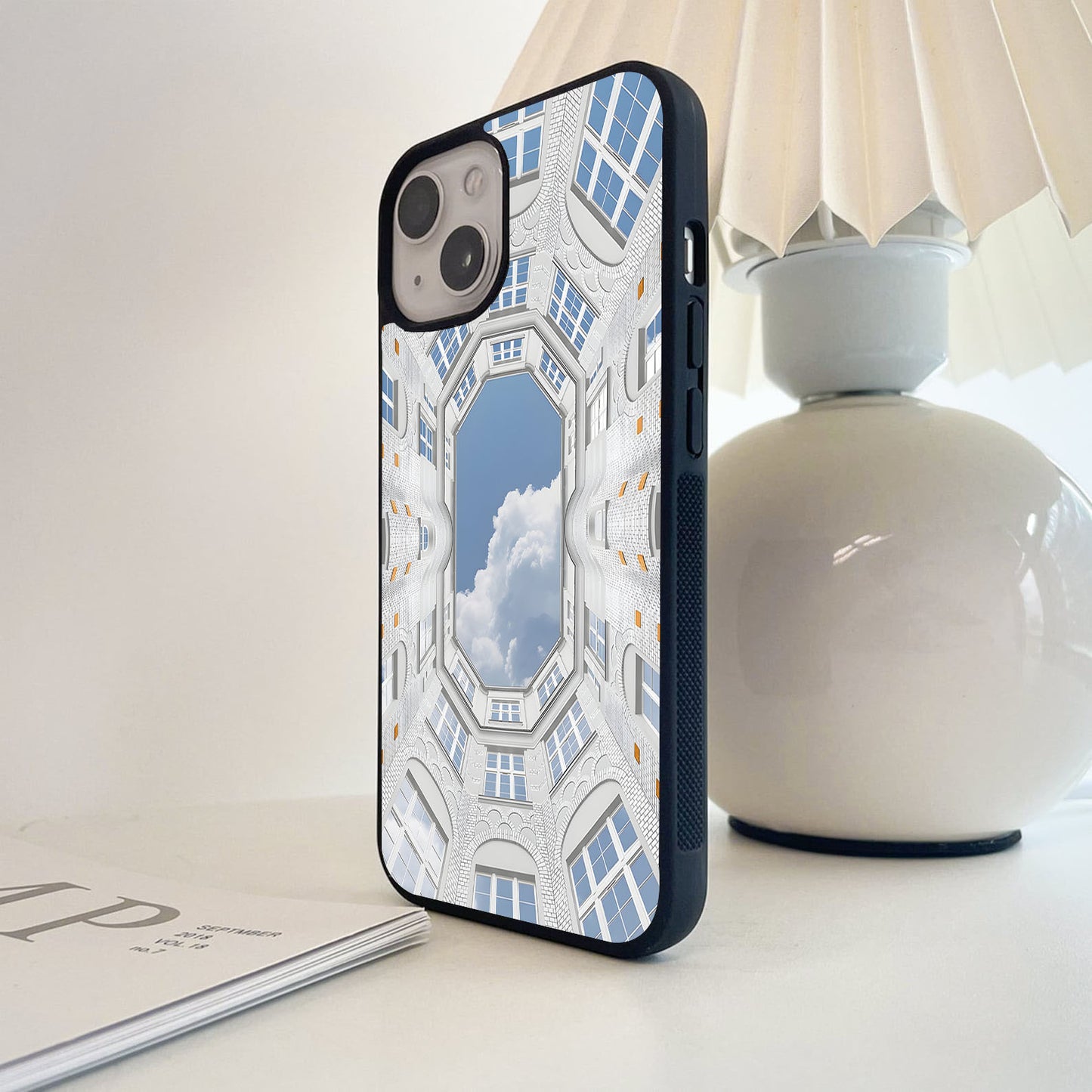 Sky Courtyard Gaze Glass Case