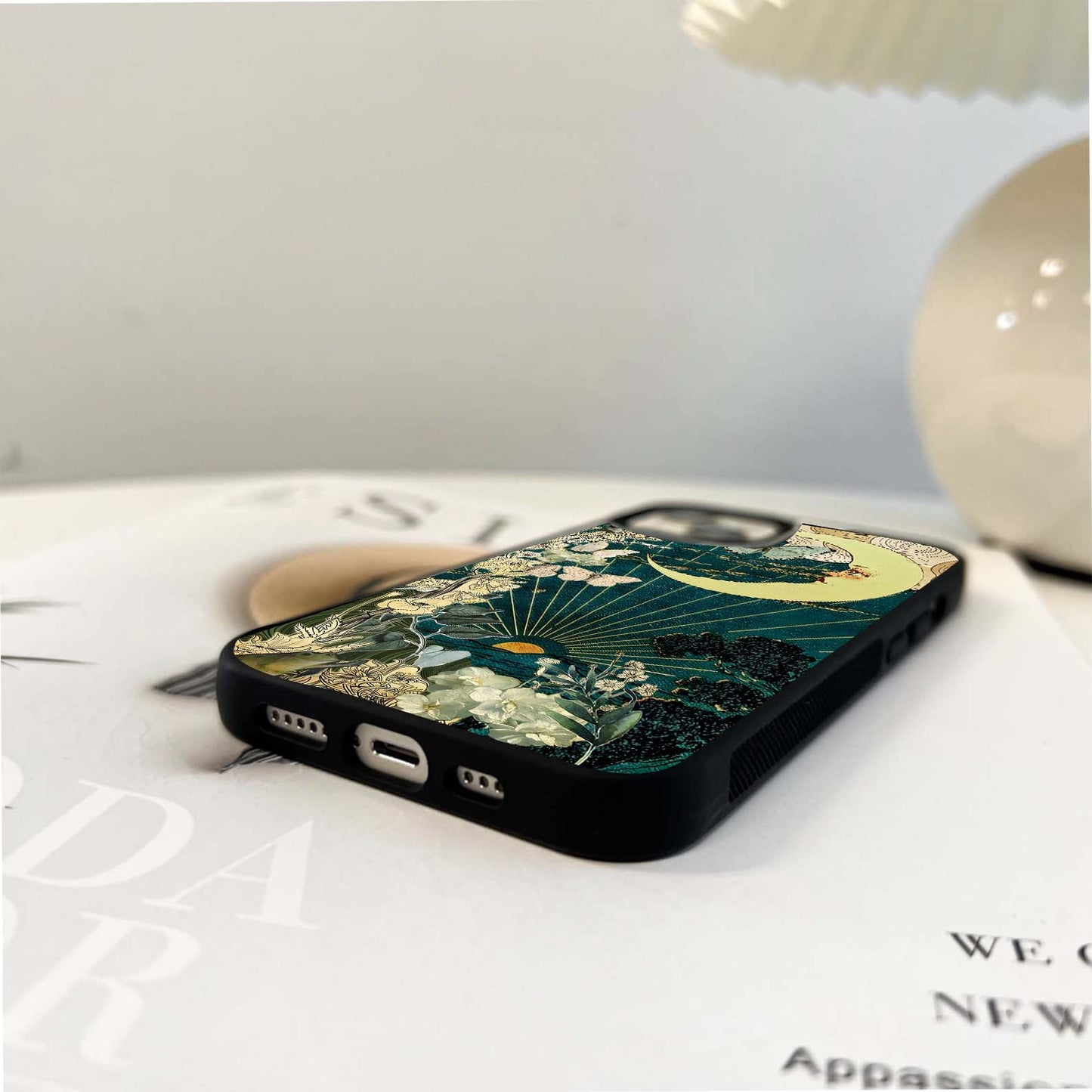 Moonlight Garden Wings Glass Case