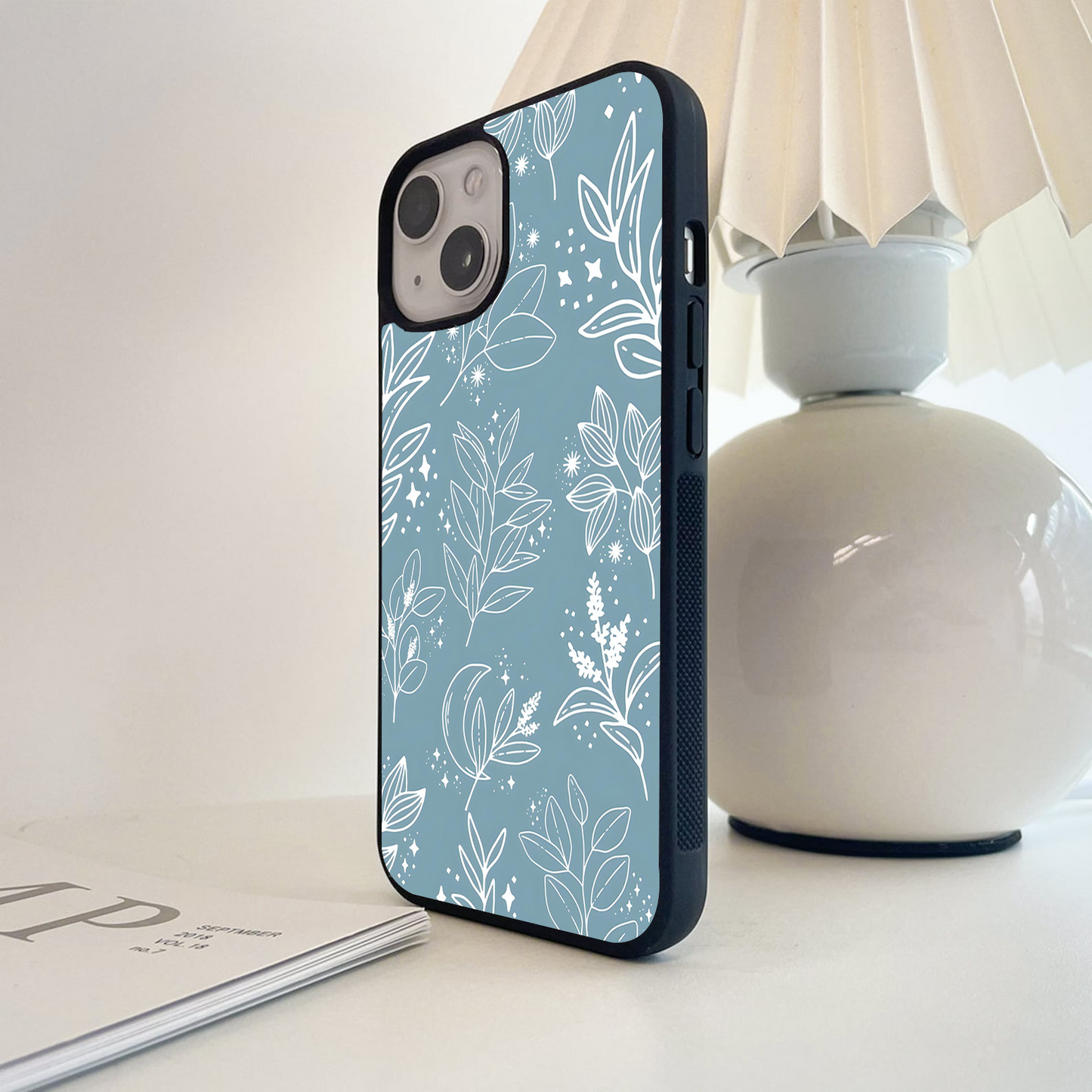 White outlined leaves Glass Case