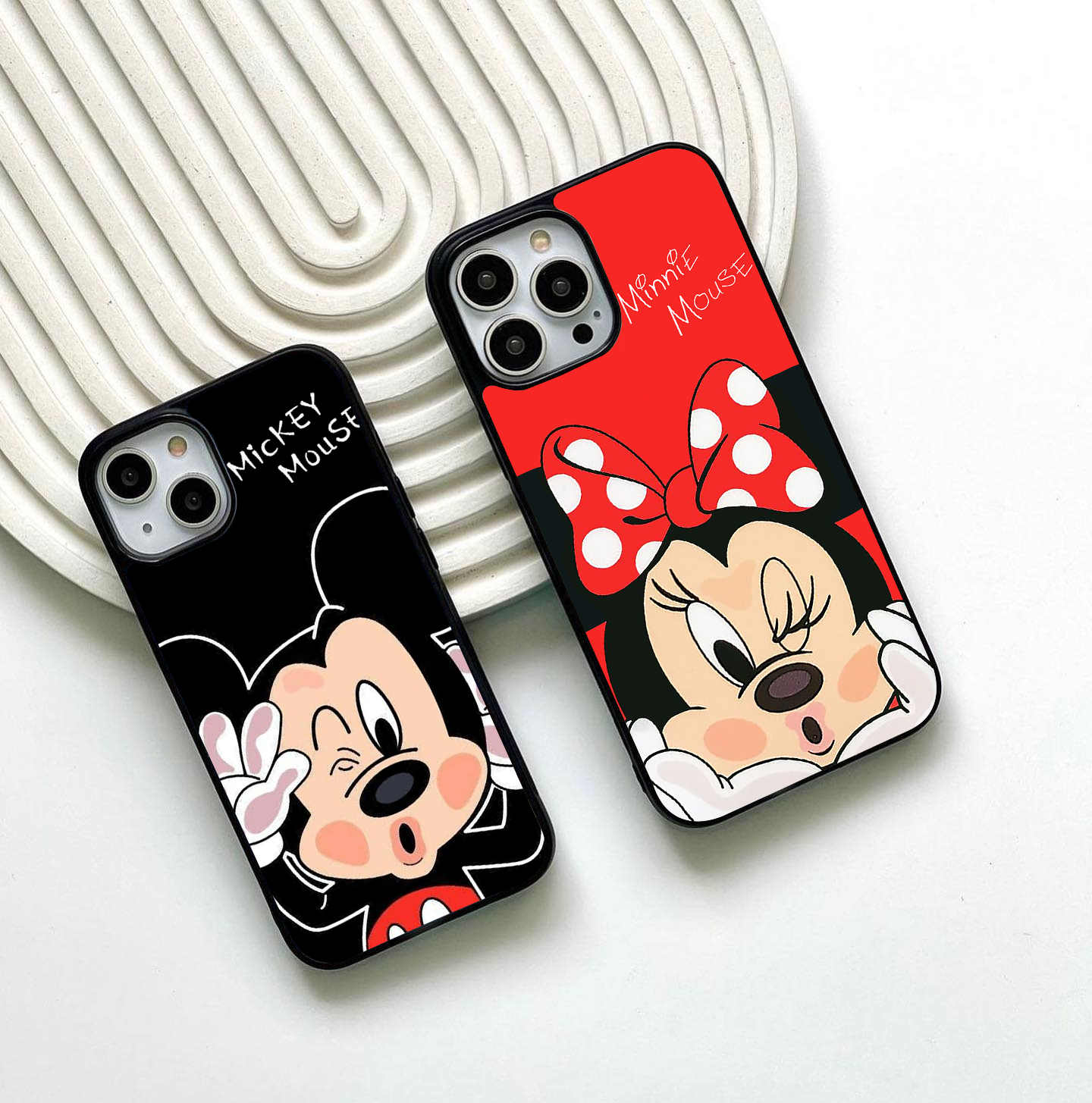 Cute Couple Mickey And MInnie Glass Case ( 2 FREE Keychains )