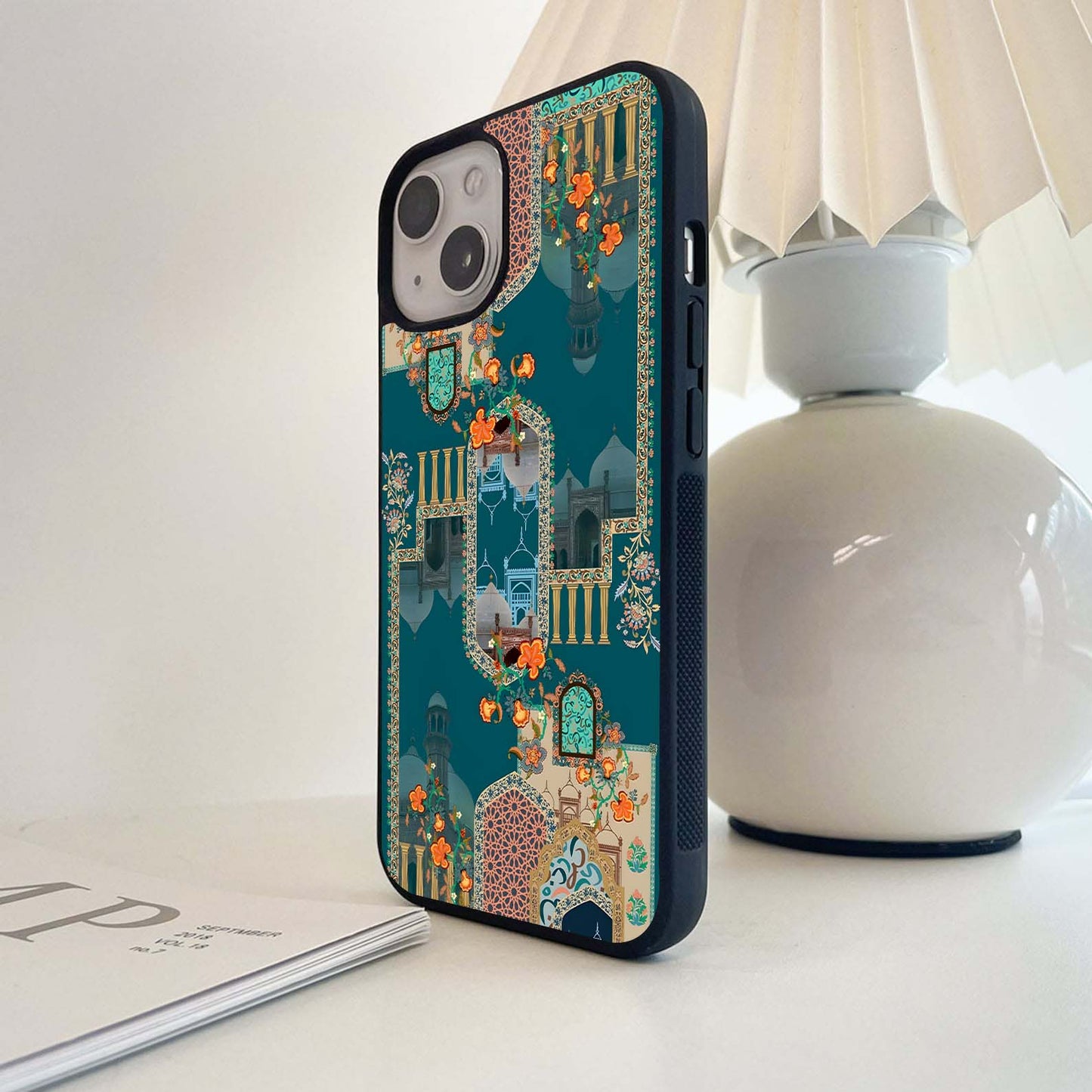 Royal Heritage Charm Glass Case