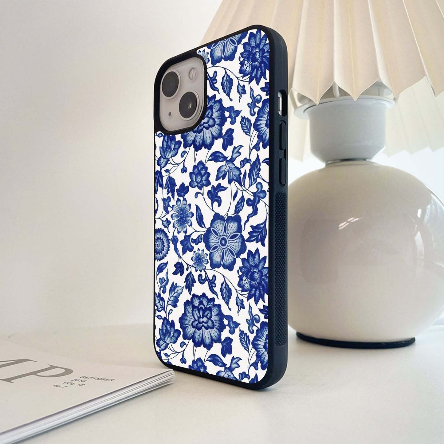 Delft Floral Charm Glass Case