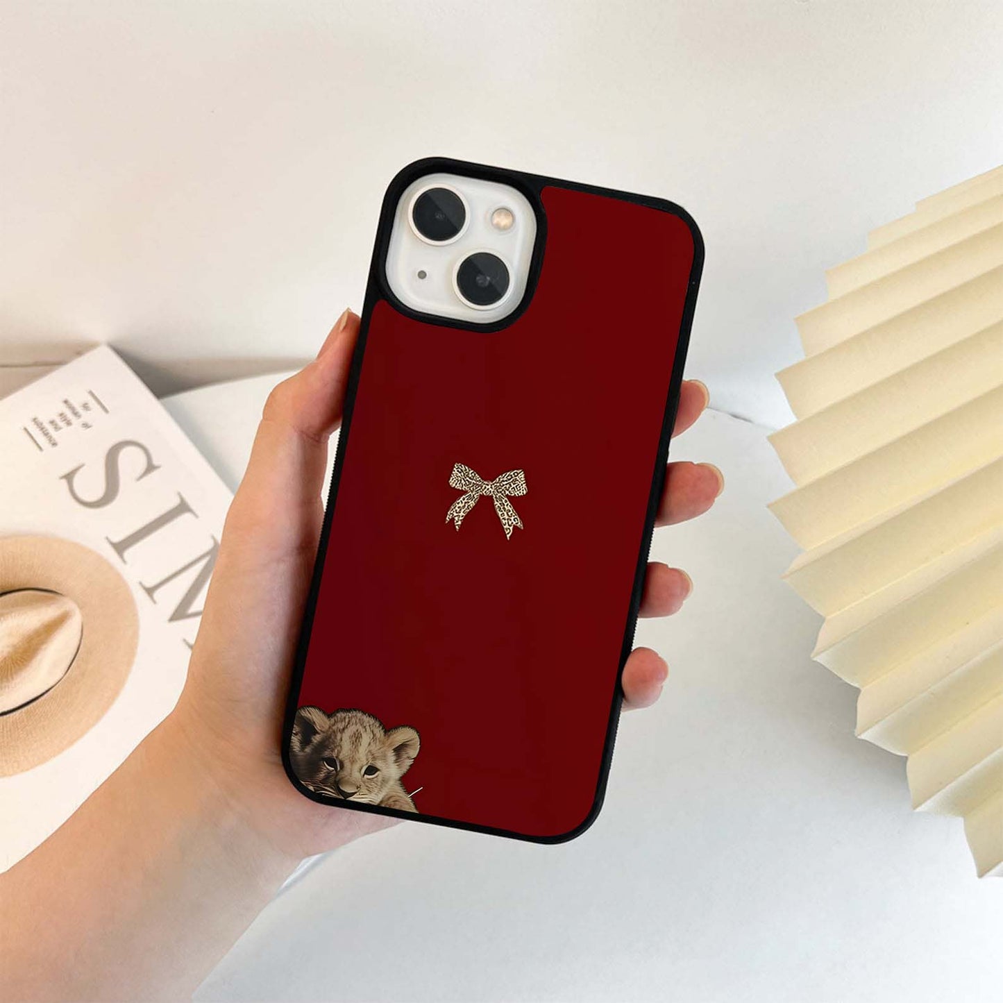 Velvet Cub Glass Case