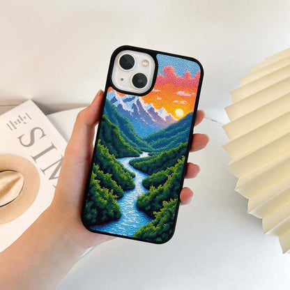 Beaded River Glow Glass Case