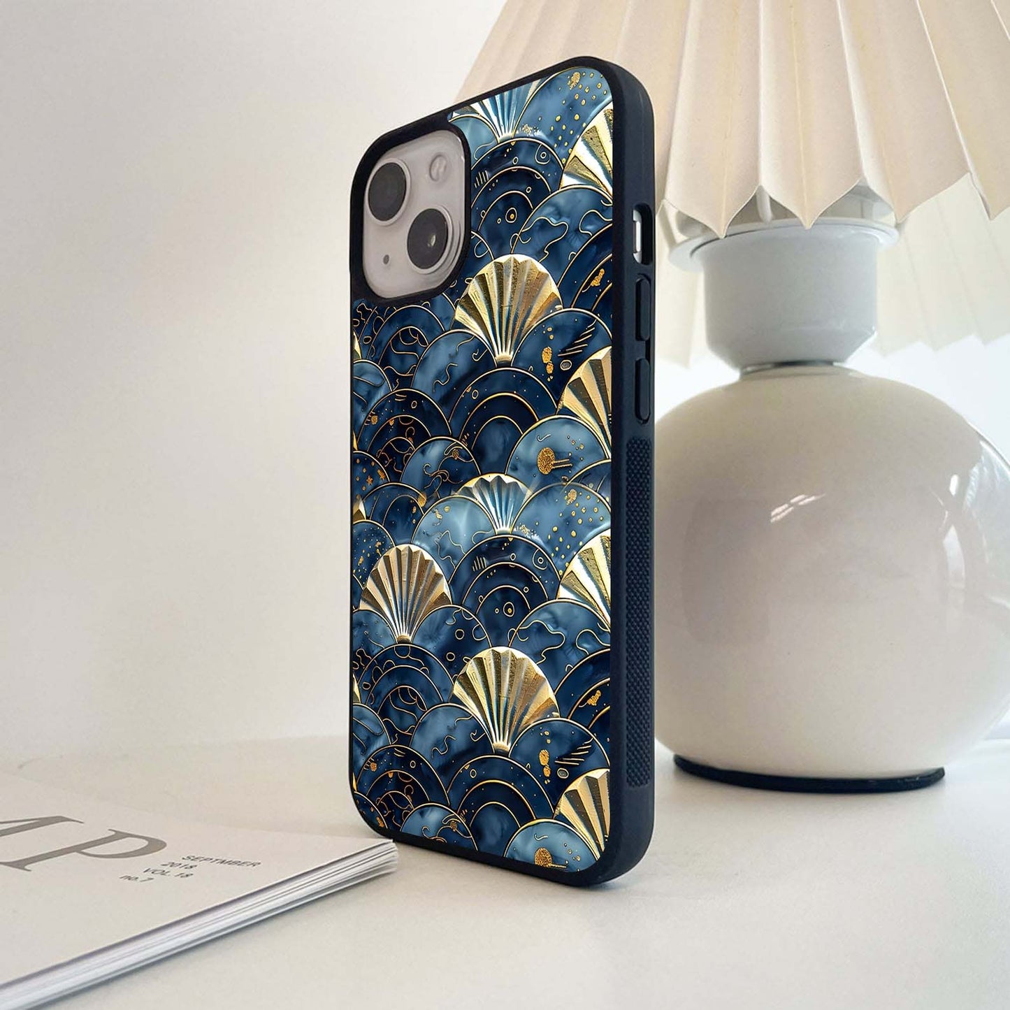 Silk Shell Glass Case