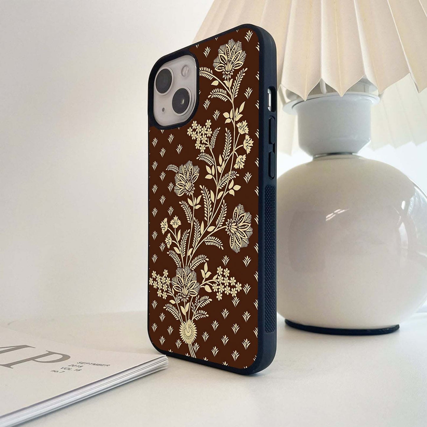 Traditional Brown Print Glass Case