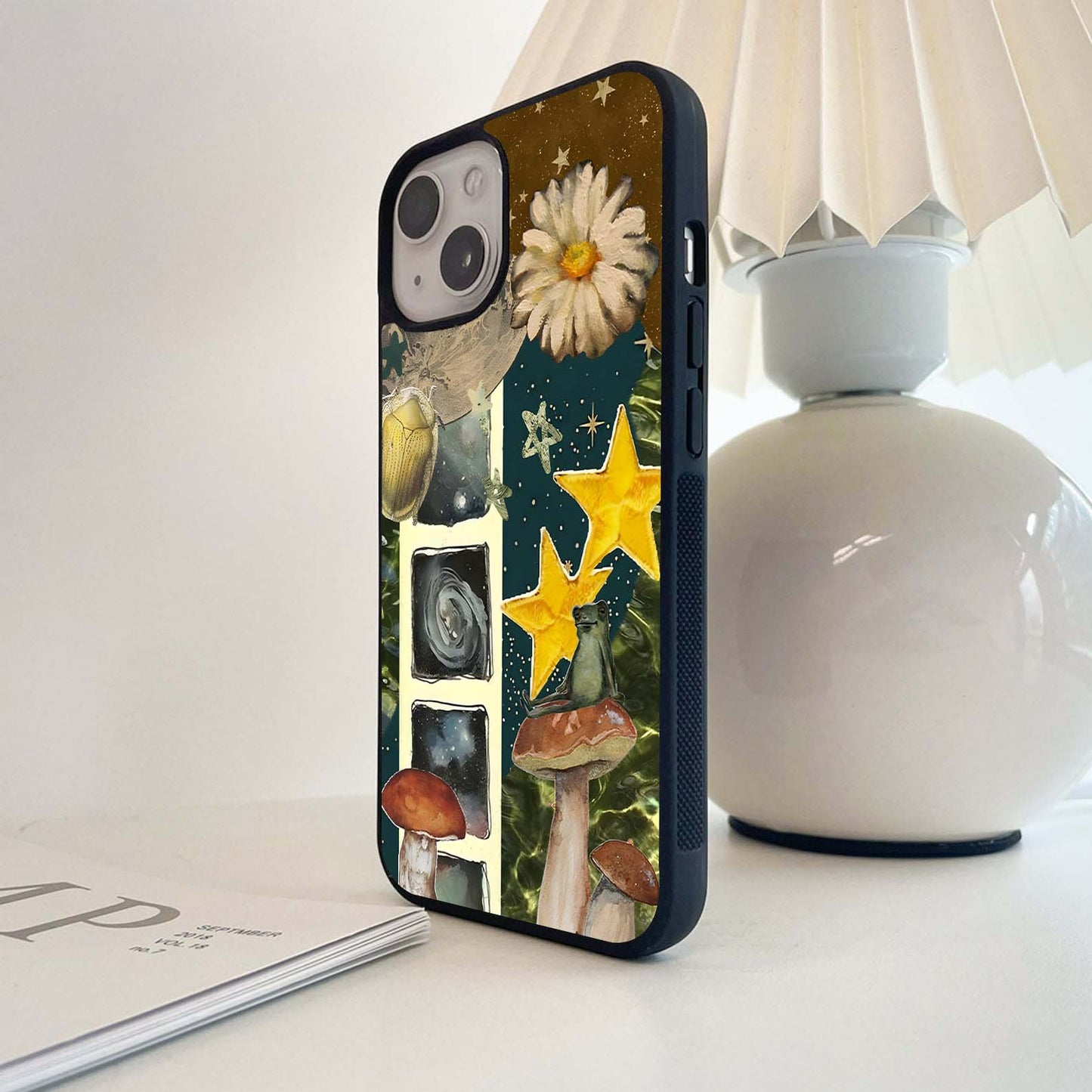 Frog on mushrooms Glass Case