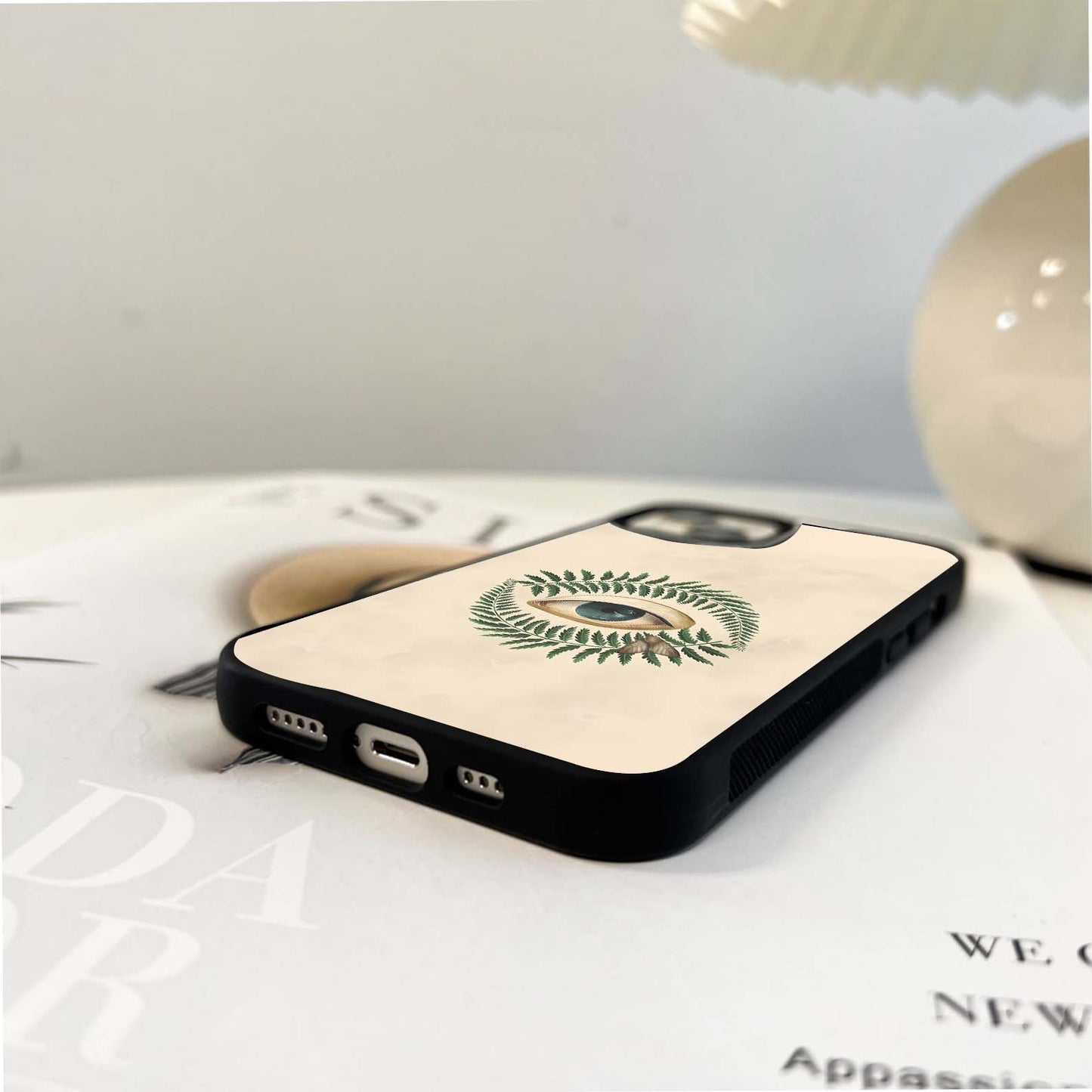 Leaf Eyes Glass Case