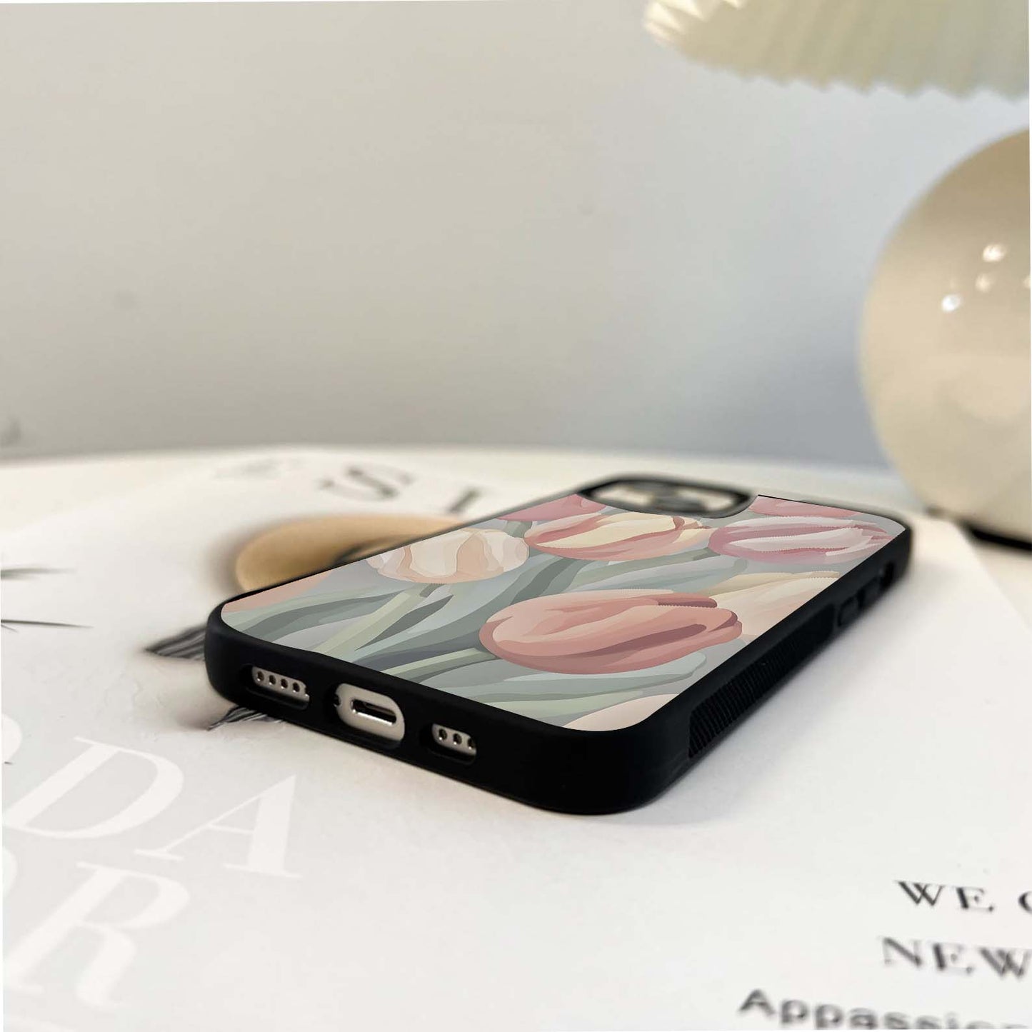 Illustration Tulip Glass Case